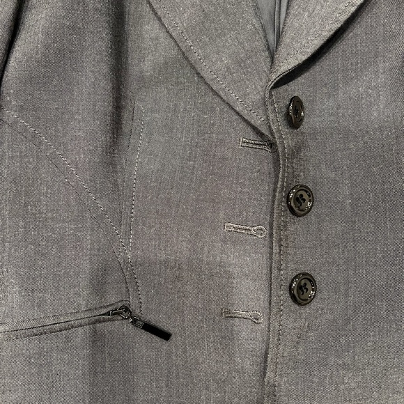 Tahari - Grey short sleeve suit jacket - size 2P - Picture 3 of 6